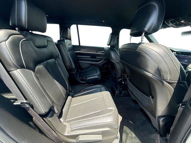Used 2025 Jeep Grand Cherokee L Limited w/ Black Appearance Package AWD/4WD image 24