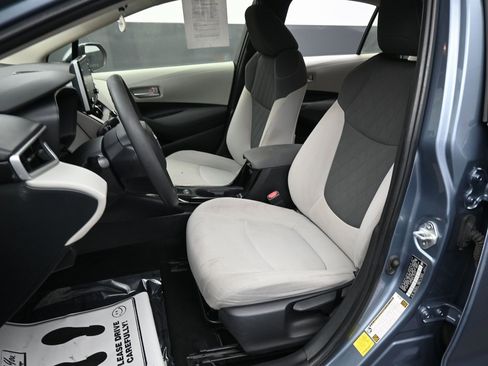 Used 2020 Toyota Corolla LE image 30