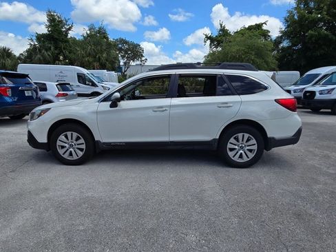 Used 2018 Subaru Outback 2.5i Premium AWD/4WD image 6