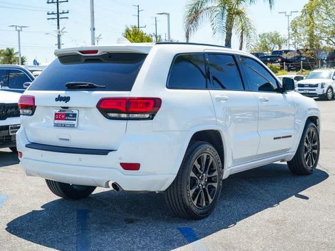 Used 2019 Jeep Grand Cherokee Altitude RWD image 4
