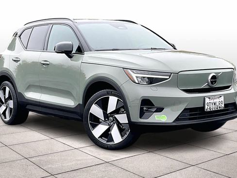 Used 2023 Volvo XC40 Recharge Ultimate image 2