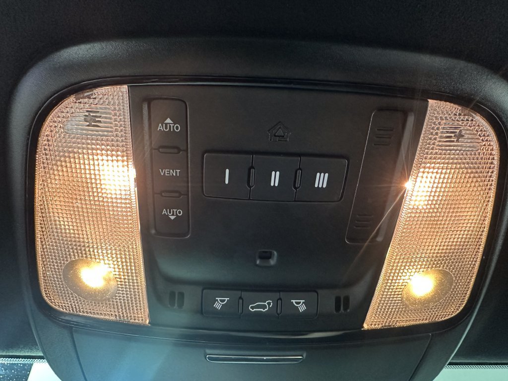 Used 2022 Dodge Durango R/T AWD/4WD image 26