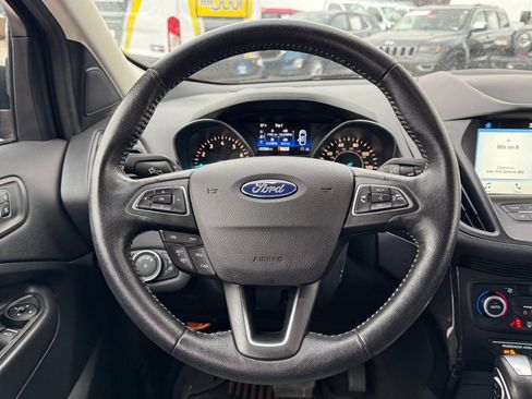 Used 2019 Ford Escape SE image 12