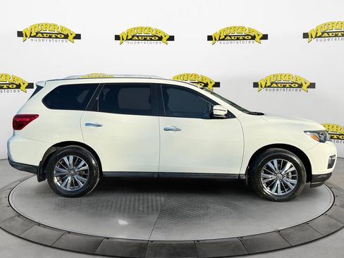 Used 2019 Nissan Pathfinder S image 6
