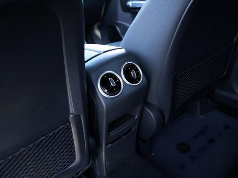 New 2026 Mercedes-Benz GLB 250 4MATIC image 30