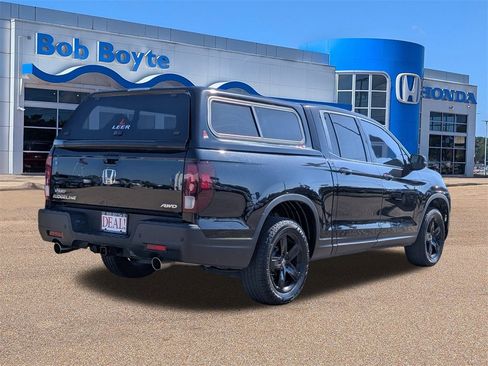 Certified 2022 Honda Ridgeline Black Edition image 3