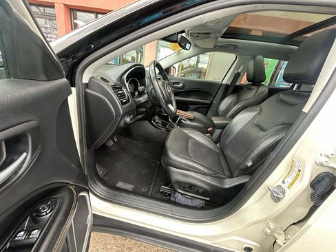 Used 2018 Jeep Compass Limited w/ Navigation Group AWD/4WD image 9