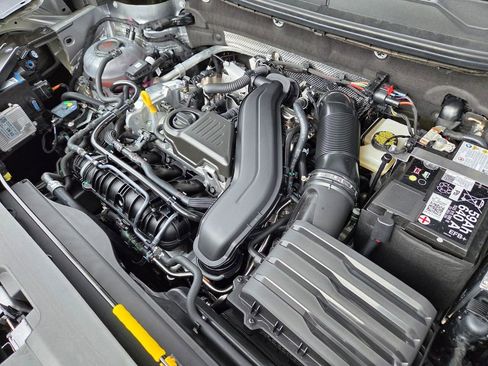 Used 2025 Volkswagen Taos S image 20