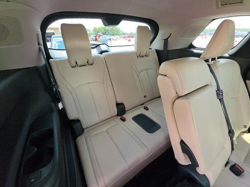 Used 2023 INFINITI QX60 Sensory w/ Vision Package FWD image 15