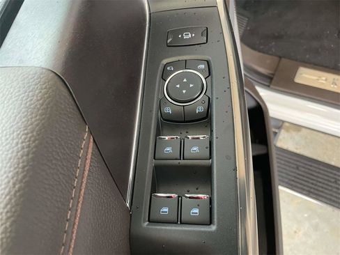 New 2025 Ford F350 King Ranch w/ FX4 Off-Road Package image 16