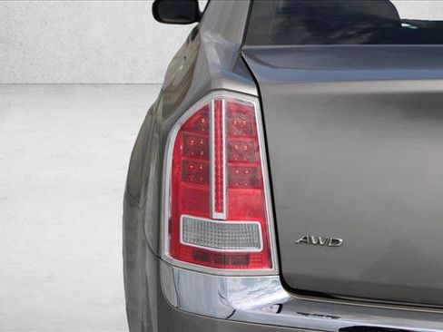 Used 2014 Chrysler 300 C AWD/4WD image 9