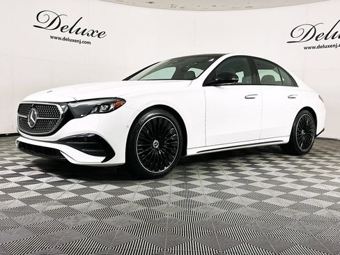 Used 2024 Mercedes-Benz E 350 4MATIC Sedan image 3