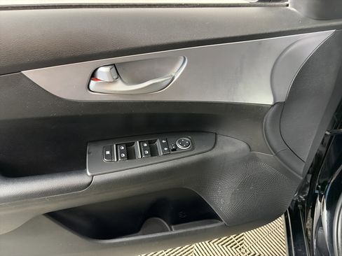 Used 2023 Kia Forte LX image 28