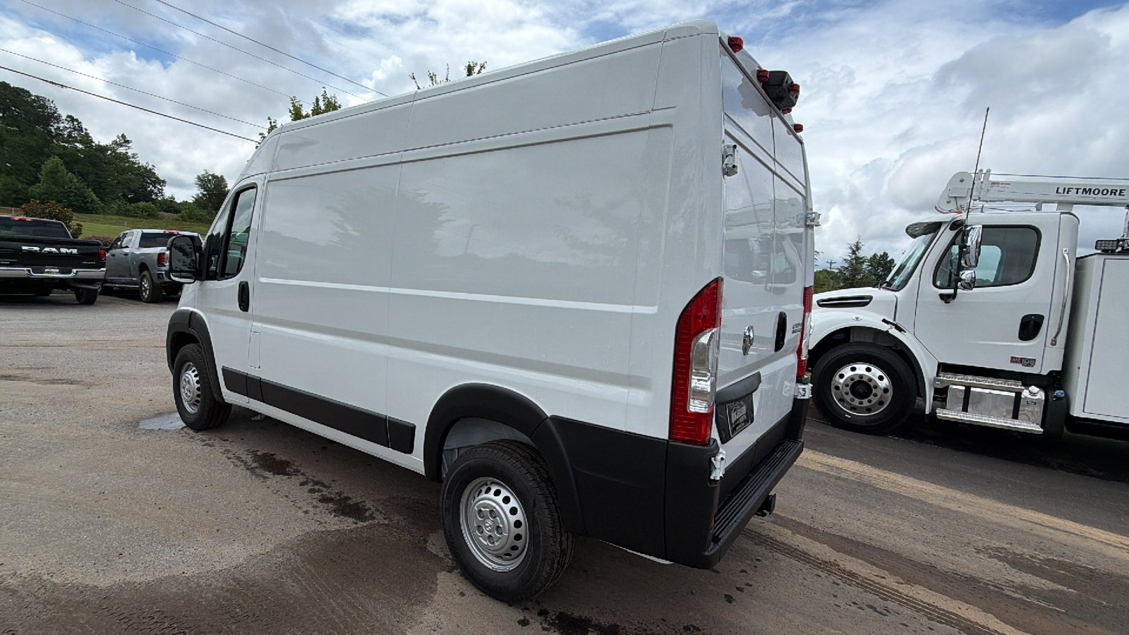 New 2026 RAM ProMaster 2500 w/ Convenience Group FWD image 10