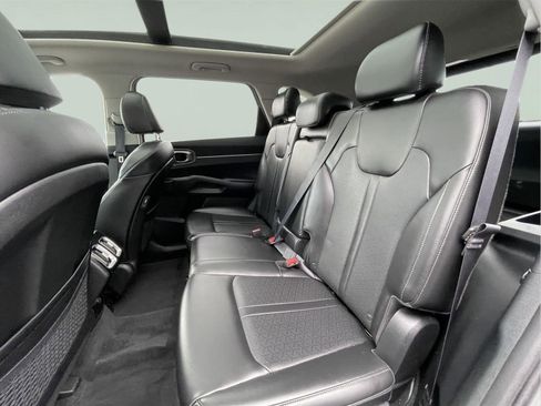 Used 2023 Kia Sorento S w/ Panoramic Sunroof Package AWD/4WD image 14