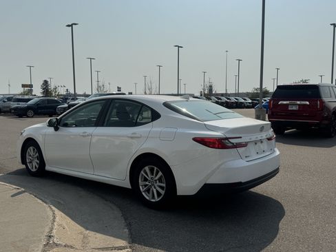 Used 2025 Toyota Camry LE FWD image 3