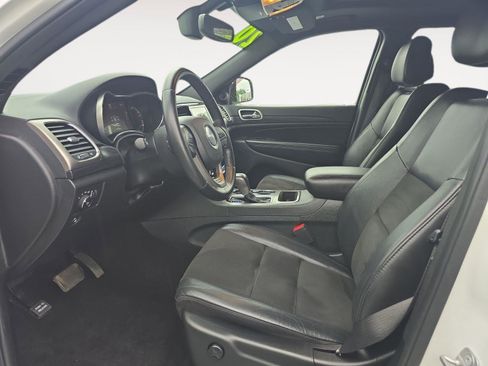 Used 2020 Jeep Grand Cherokee Altitude AWD/4WD image 10
