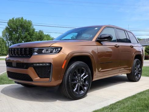 New 2026 Jeep Grand Cherokee Limited AWD/4WD image 10