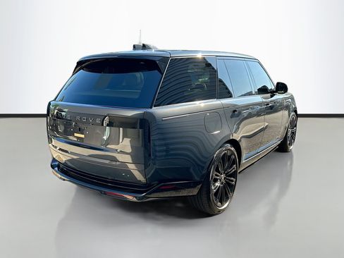 Used 2025 Land Rover Range Rover SE AWD/4WD image 4