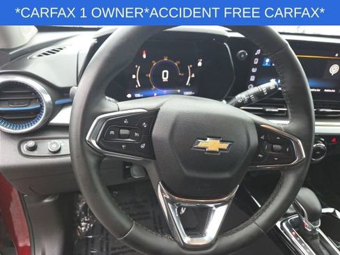 Used 2025 Chevrolet Trax LT w/ LT Convenience Package FWD image 28