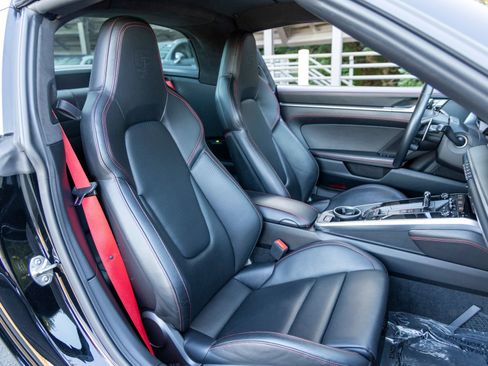 Certified 2021 Porsche 911 Targa 4S image 51