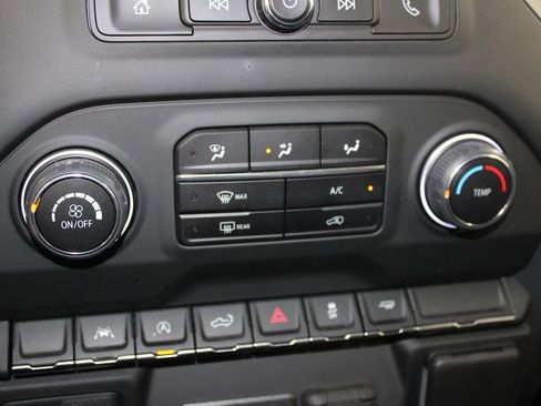 Used 2024 Chevrolet Silverado 1500 Custom image 45