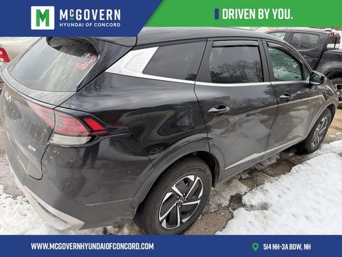 Used 2023 Kia Sportage LX image 4
