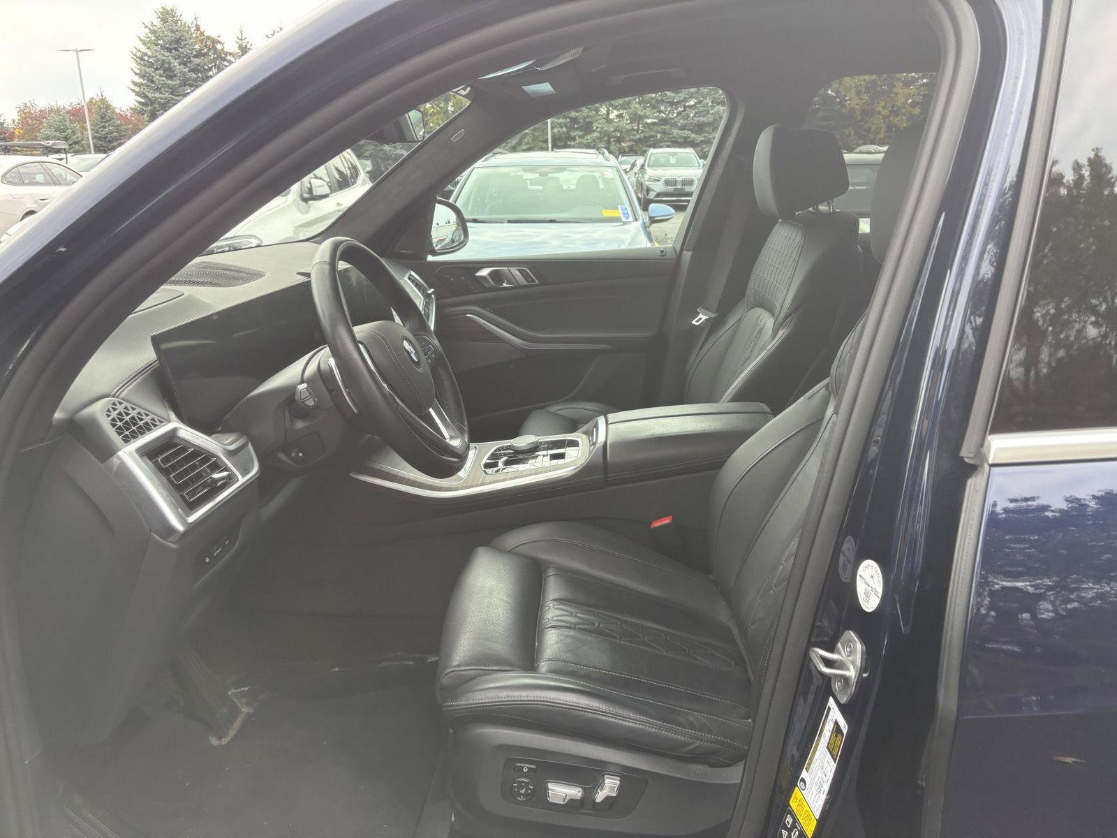 Used 2024 BMW X5 xDrive40i w/ Premium Package AWD/4WD image 9
