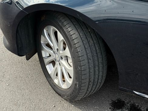 Used 2017 Mercedes-Benz E 300 4MATIC image 3