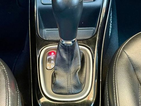 Used 2018 Jeep Compass Latitude w/ Popular Equipment Group FWD image 18