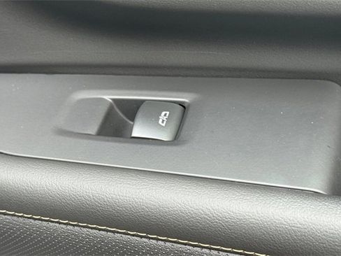 Used 2023 GMC Yukon XL AT4 image 23