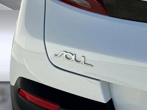 Used 2022 Kia Soul LX w/ Technology Package FWD image 21