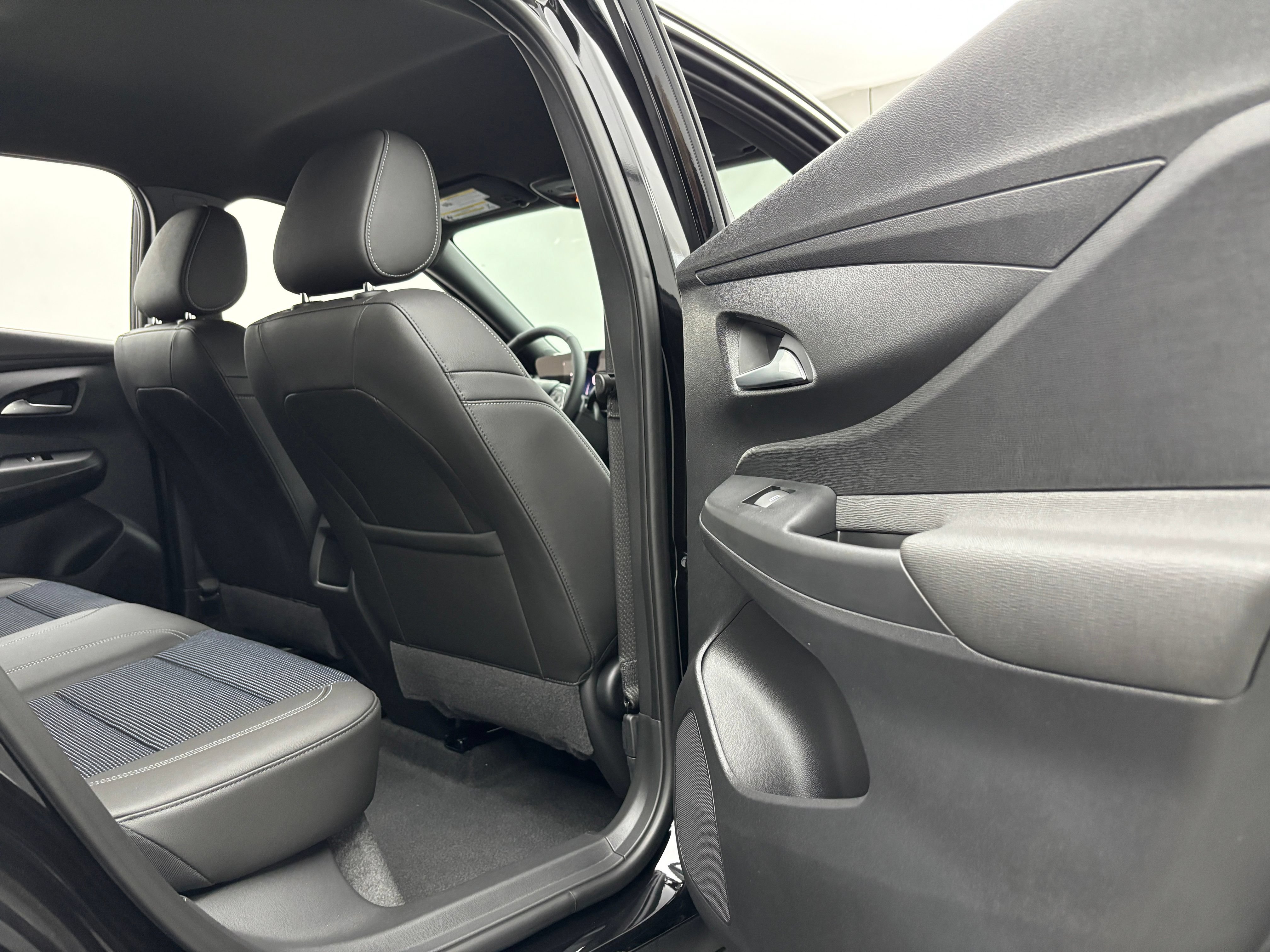 New 2026 Buick Envista Sport Touring w/ Convenience I Package FWD image 33