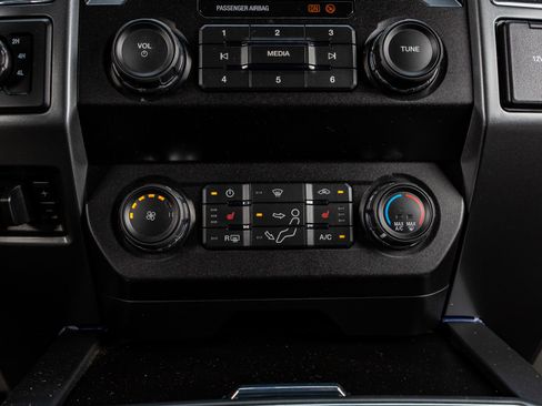 Used 2020 Ford F250 XLT w/ XLT Premium Package image 22