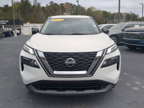Used 2023 Nissan Rogue S image 2