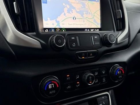 Used 2022 GMC Terrain SLT w/ Infotainment Package II image 36