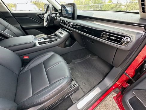 New 2026 Lincoln Aviator AWD w/ Jet Appearance Package image 22