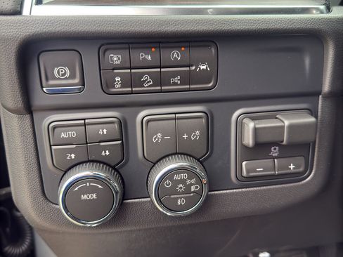 New 2026 Chevrolet Tahoe Premier w/ Sun And Tow Package AWD/4WD image 20