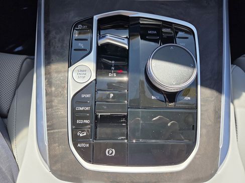 New 2026 BMW X5 xDrive40i AWD/4WD image 25