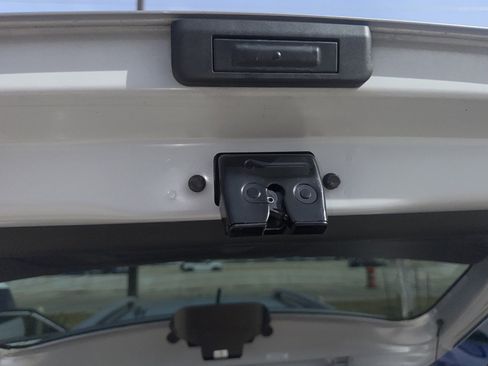 Used 2024 Hyundai Venue SEL image 9