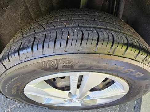 Used 2021 Nissan Kicks S FWD image 40