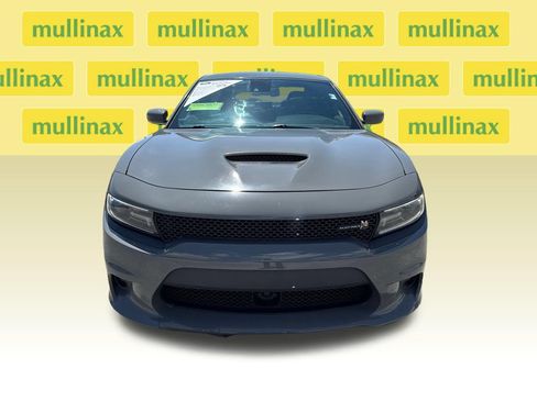 Used 2018 Dodge Charger R/T Scat Pack w/ Dynamics Package RWD image 12
