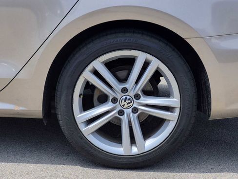 Used 2015 Volkswagen Passat TDI SE FWD image 11
