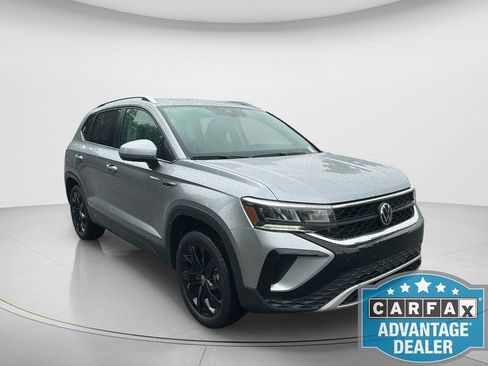 Used 2024 Volkswagen Taos SE image 7