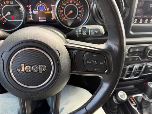 Used 2020 Jeep Wrangler Unlimited Sport image 25