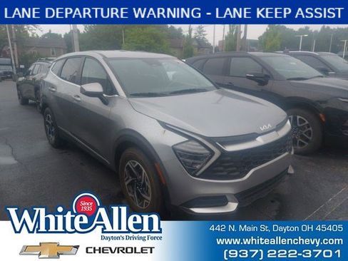 Used 2025 Kia Sportage LX FWD image 1