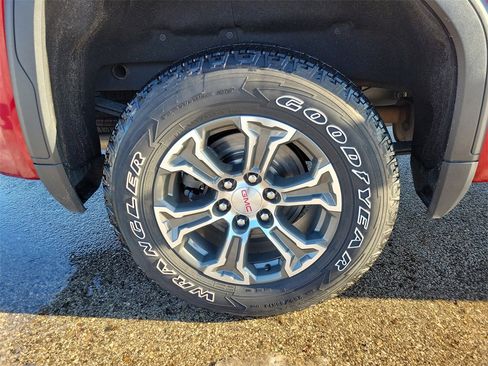 Used 2021 GMC Sierra 1500 SLE w/ X31 Off-Road Package image 5