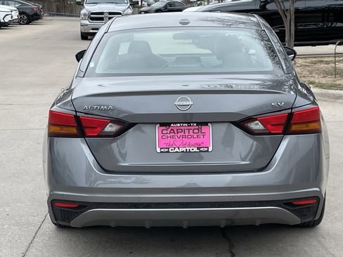 Used 2024 Nissan Altima 2.5 SV image 5