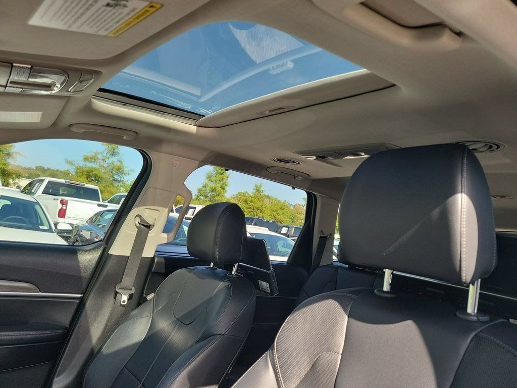Certified 2022 Kia Telluride EX w/ EX Premium Package FWD image 20