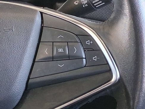 Used 2022 Cadillac XT5 Luxury w/ LPO, Premium Carpet Package FWD image 12